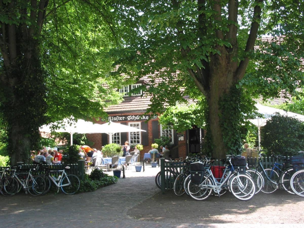 Klosterschaenke Hude Hotel Ferienwohnungen Restaurant Cafe מראה חיצוני תמונה